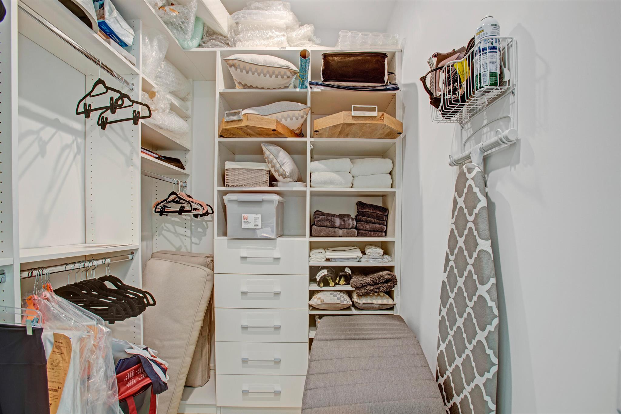 COVE 4 CONDO - Residential