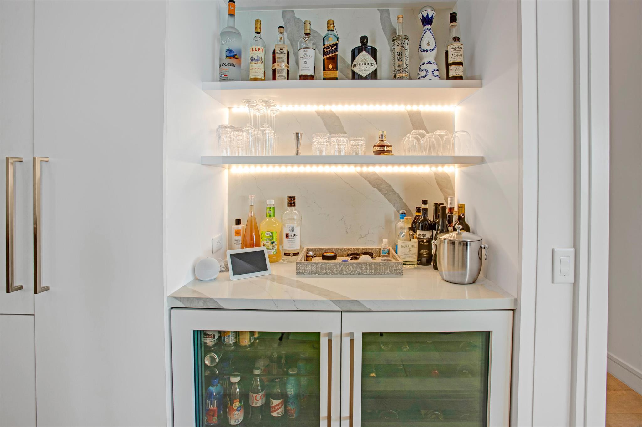 COVE 4 CONDO - Residential