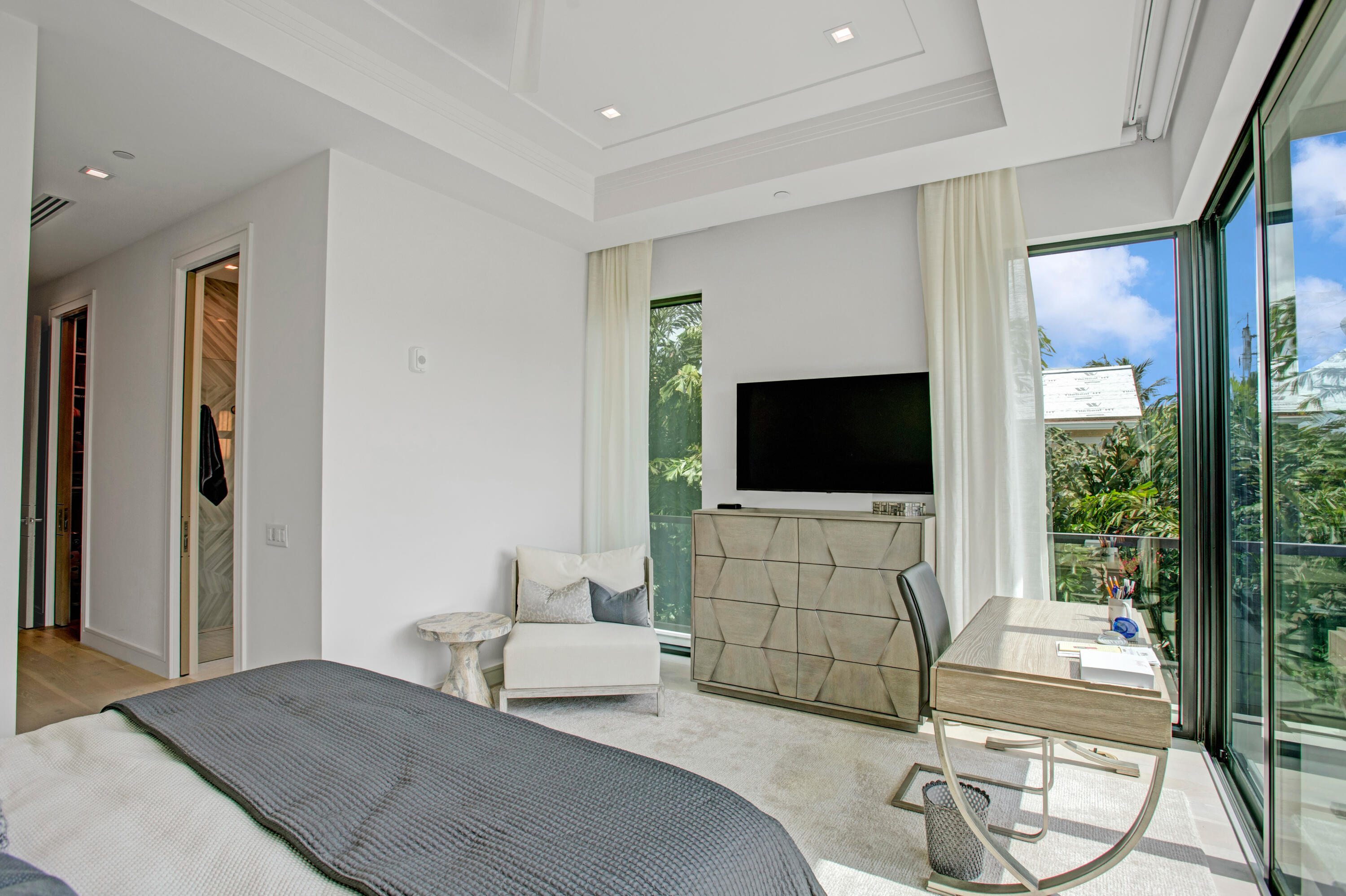 COVE 4 CONDO - Residential