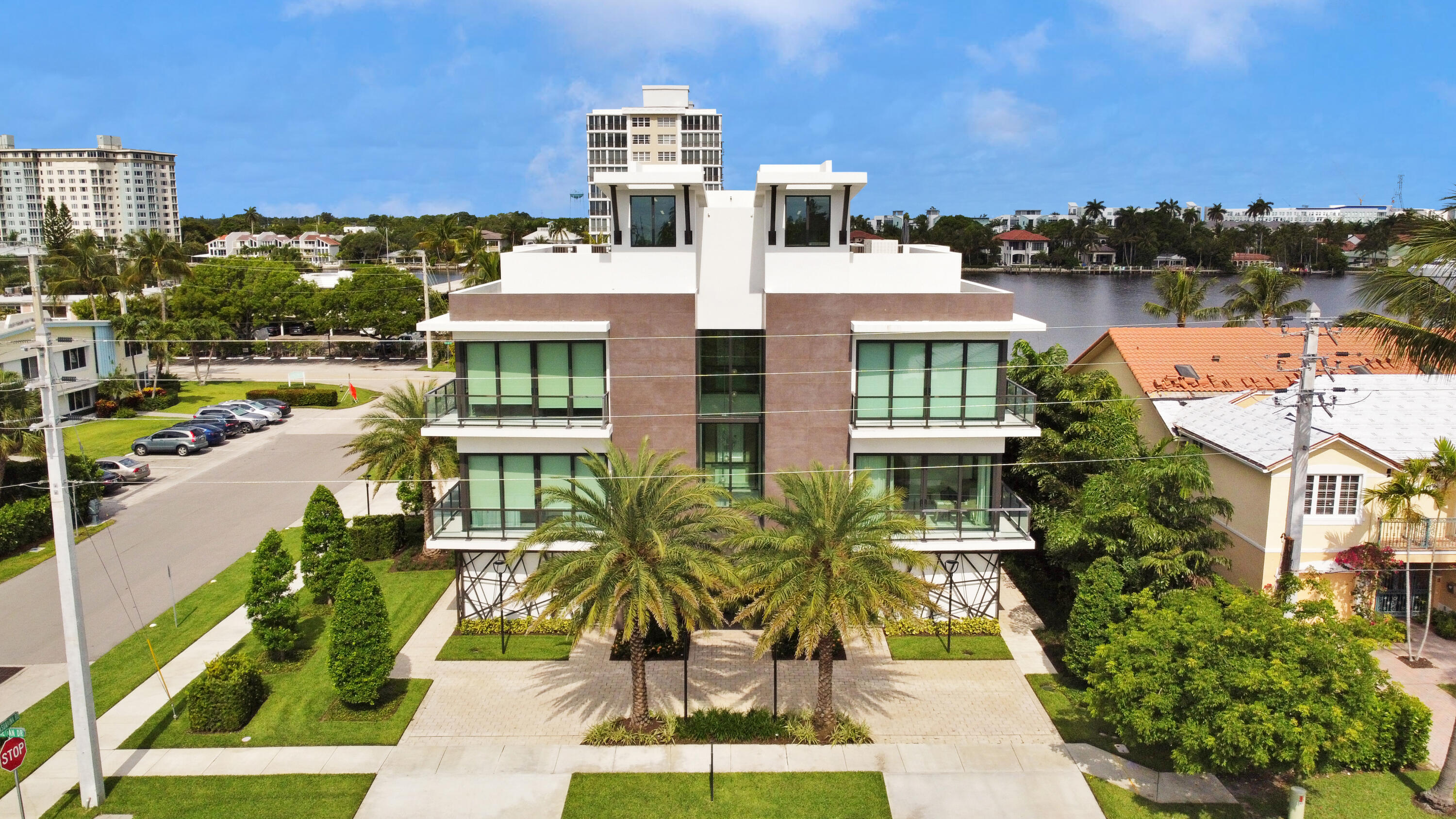 COVE 4 CONDO - Residential