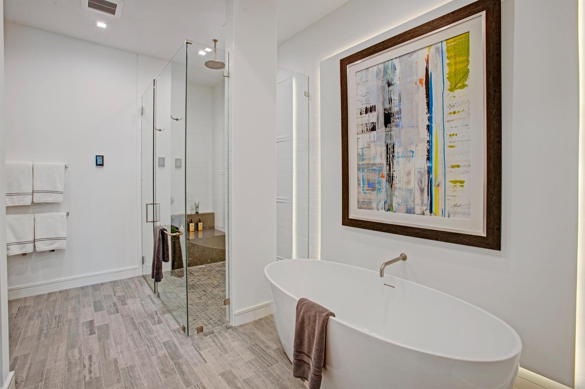 COVE 4 CONDO - Residential