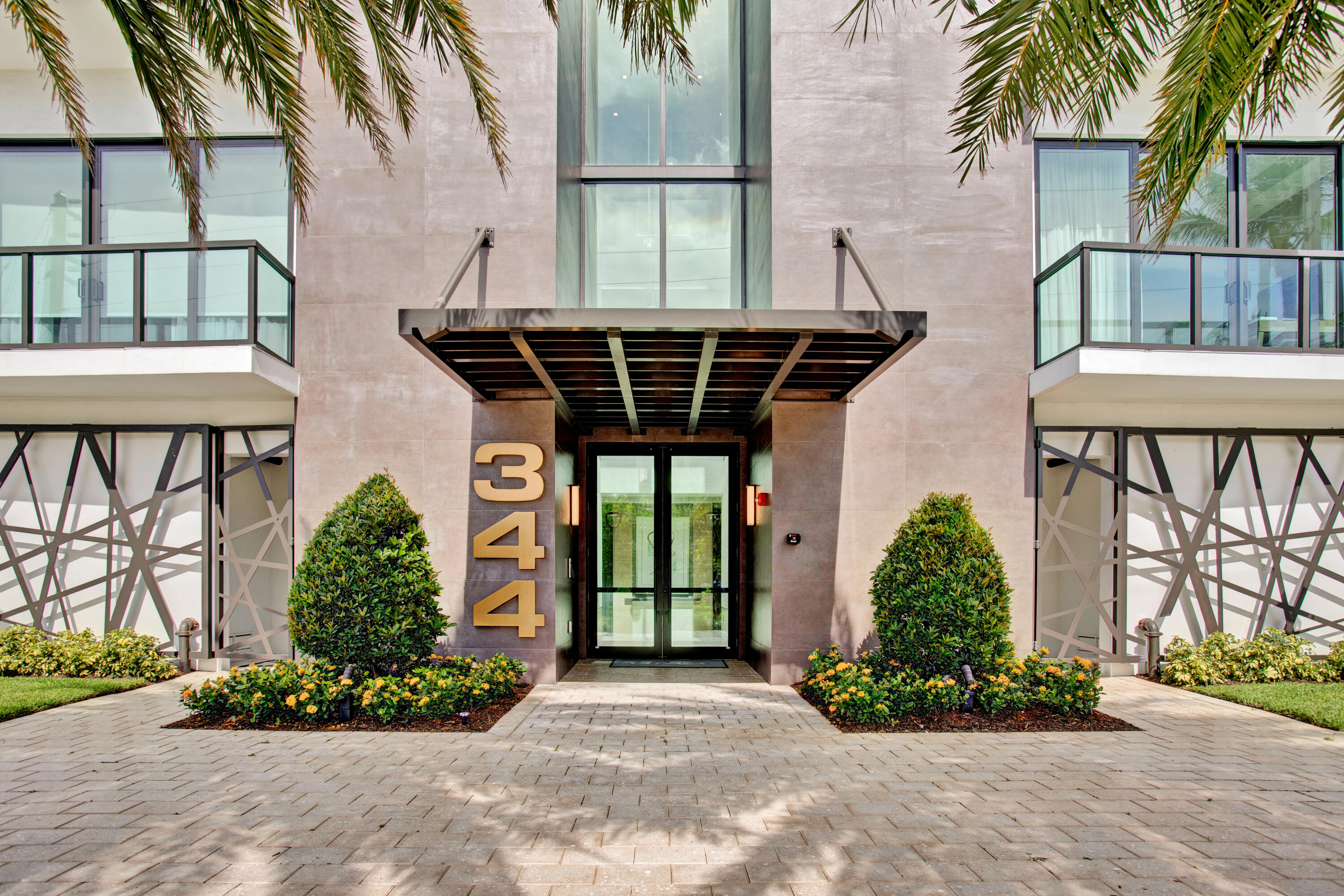 COVE 4 CONDO - Residential