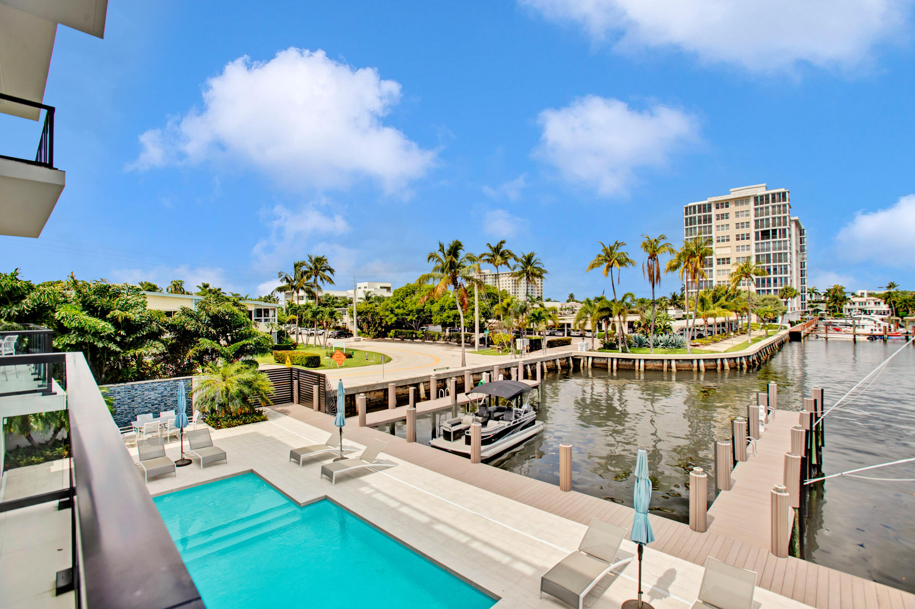 COVE 4 CONDO - Residential