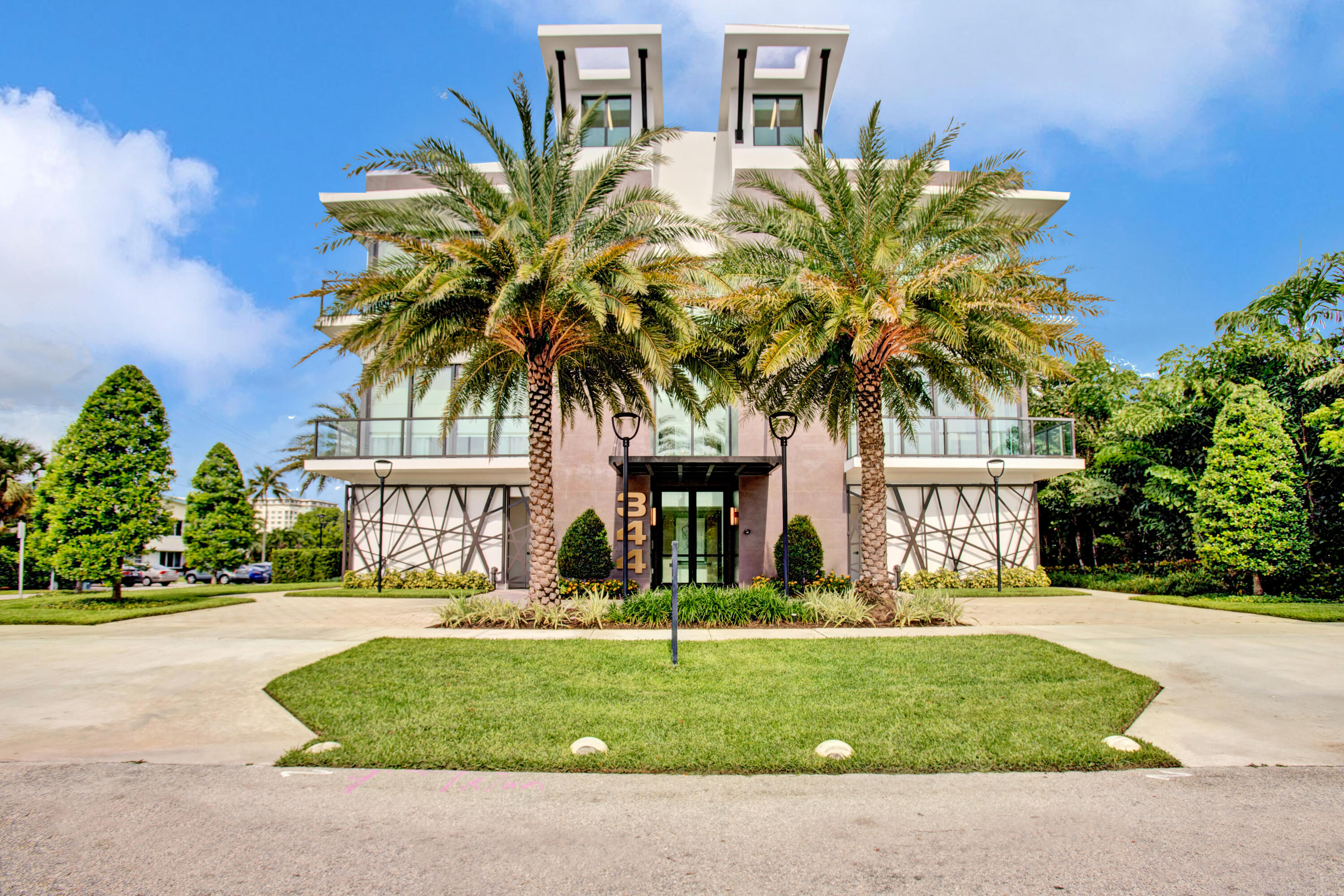 COVE 4 CONDO - Residential