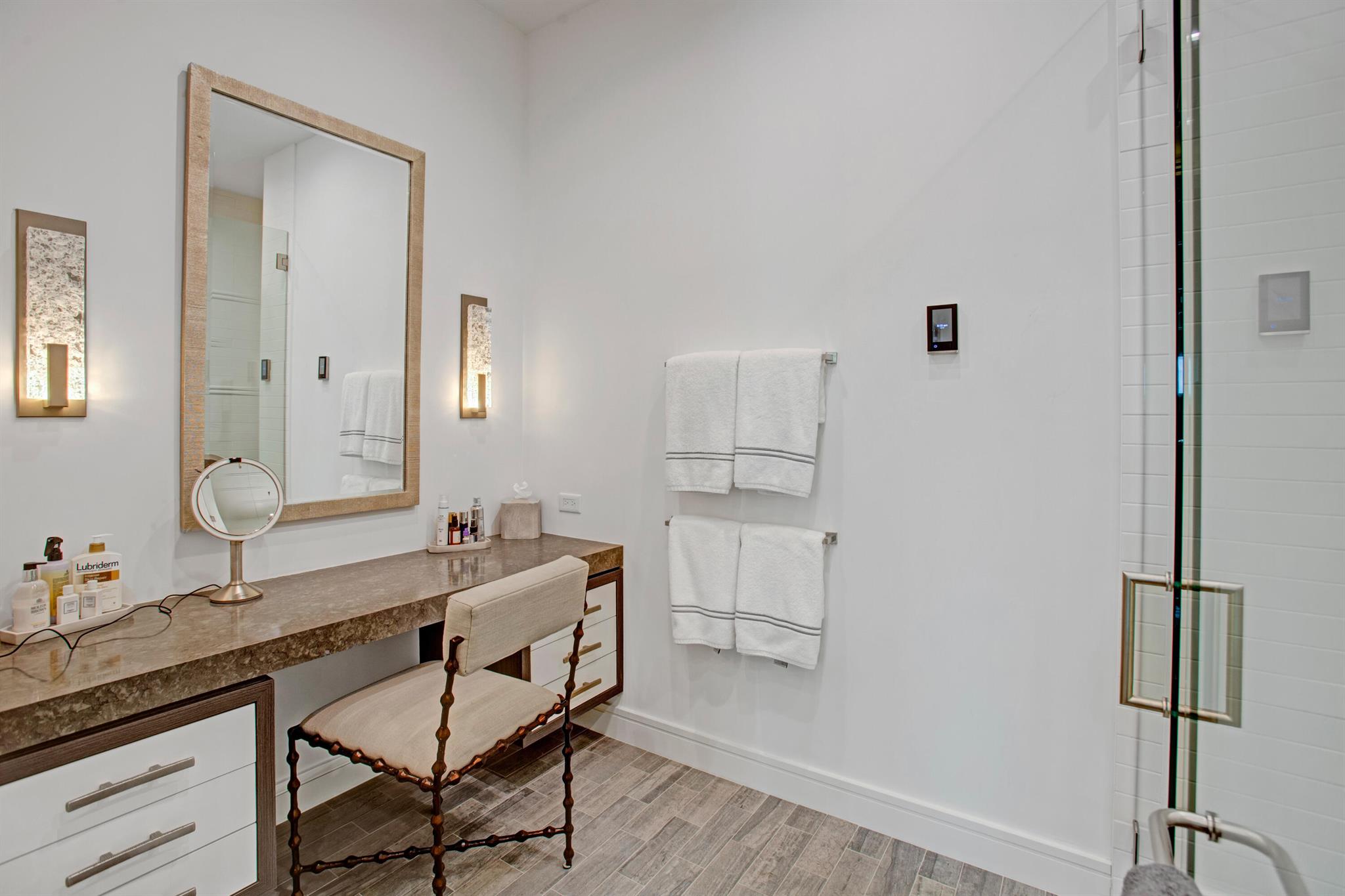 COVE 4 CONDO - Residential