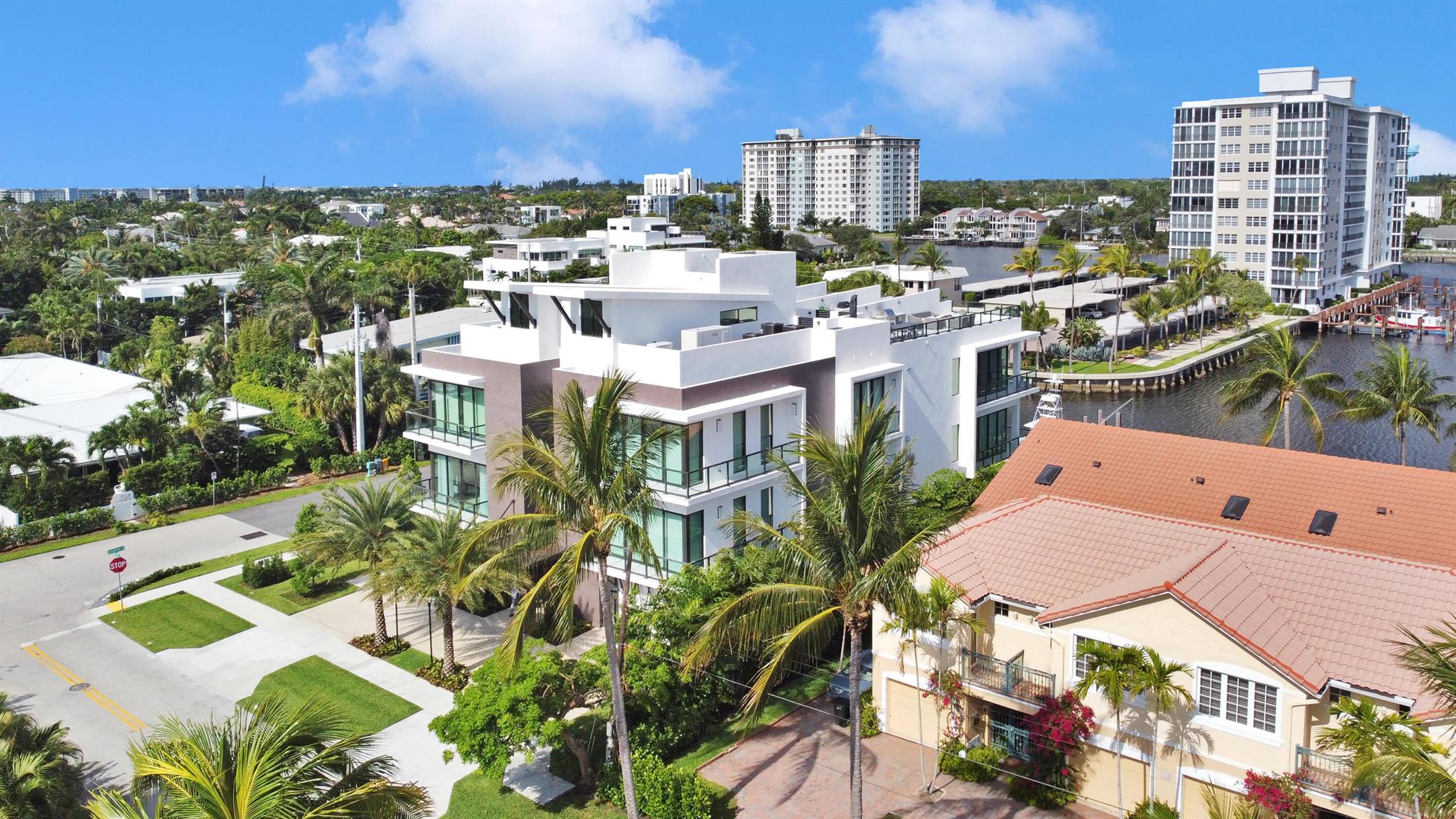 COVE 4 CONDO - Residential