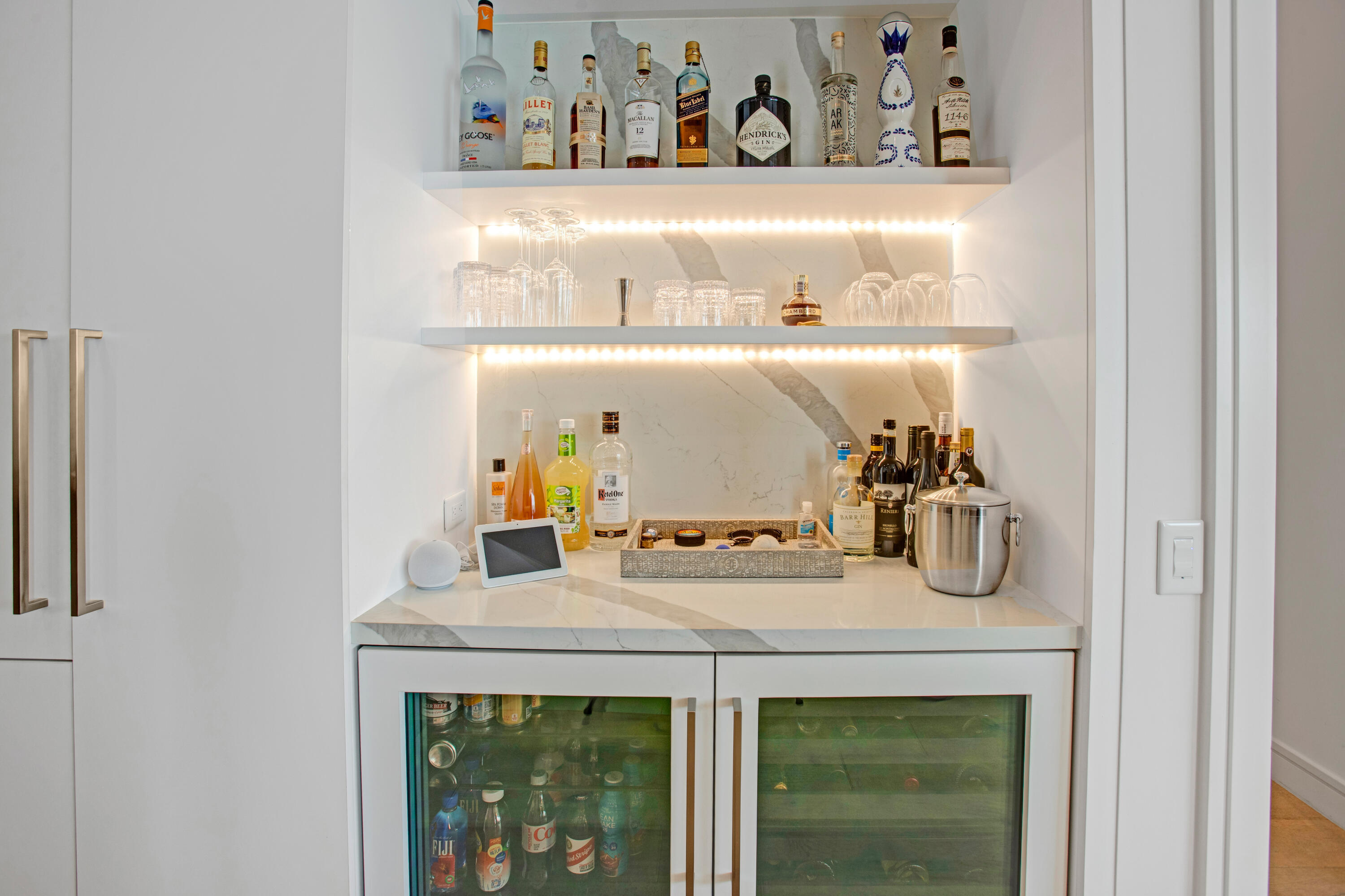 COVE 4 CONDO - Residential