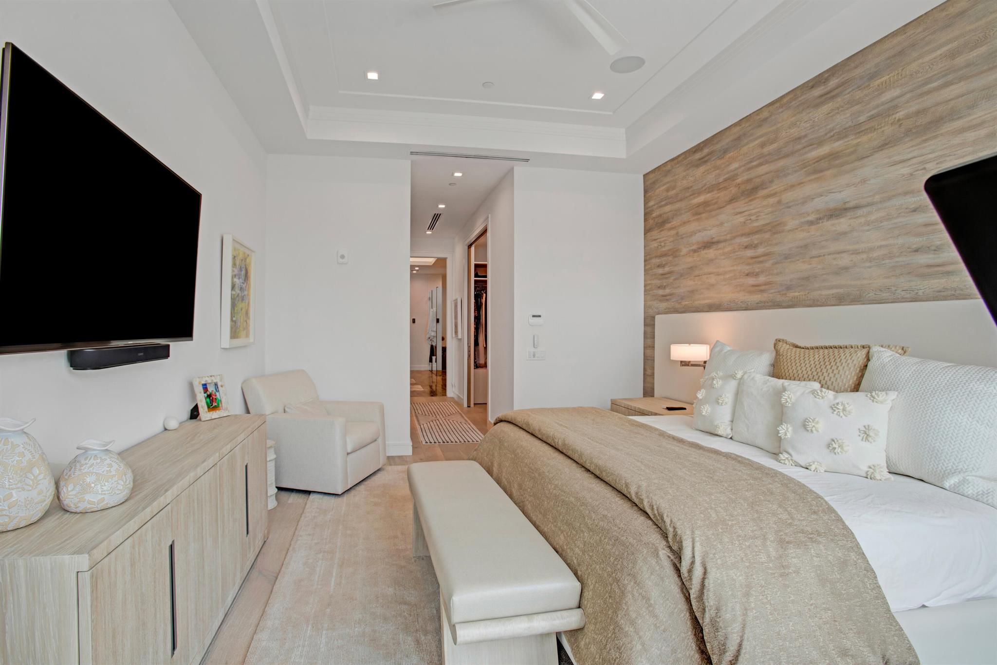 COVE 4 CONDO - Residential