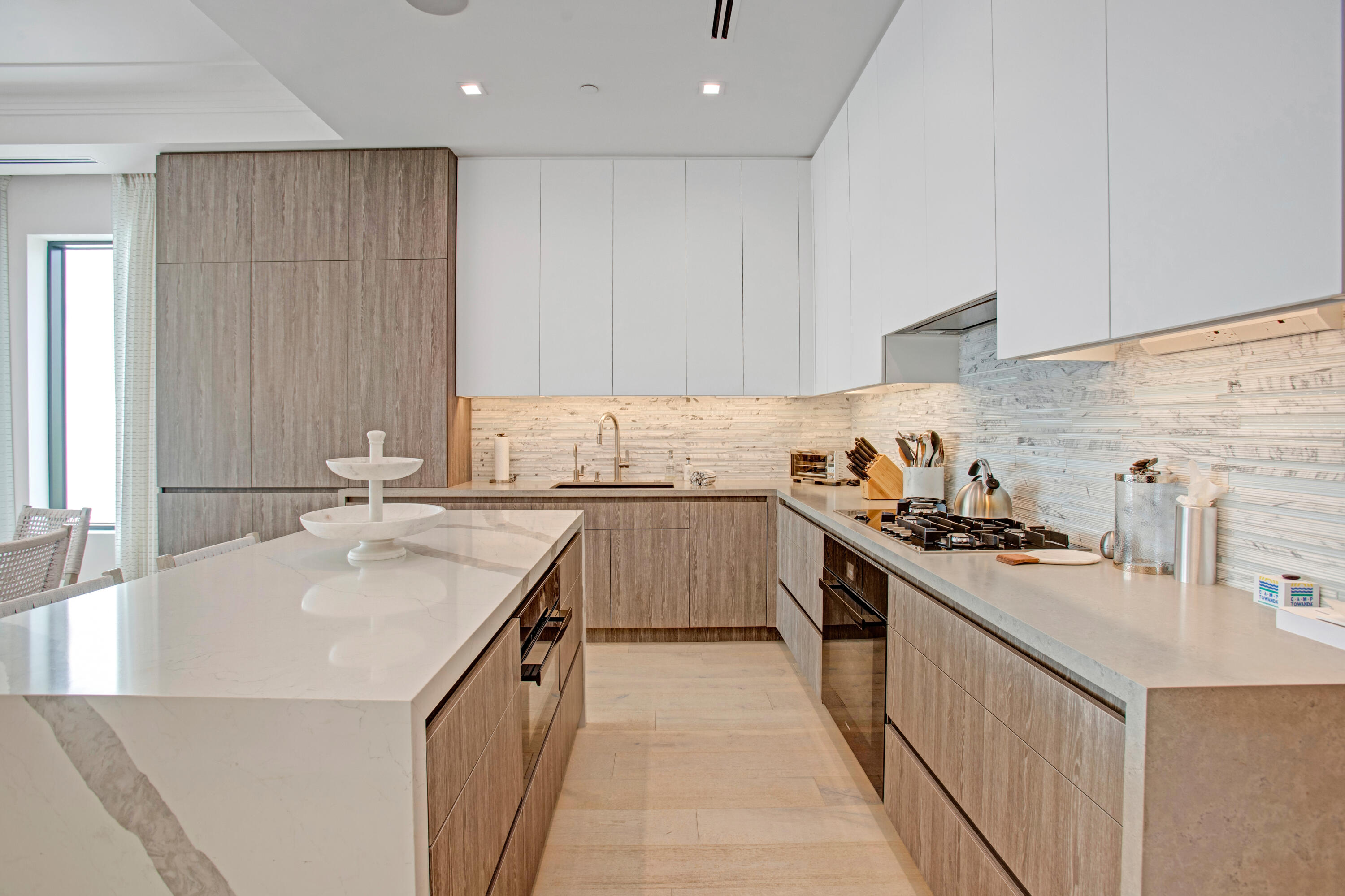 COVE 4 CONDO - Residential