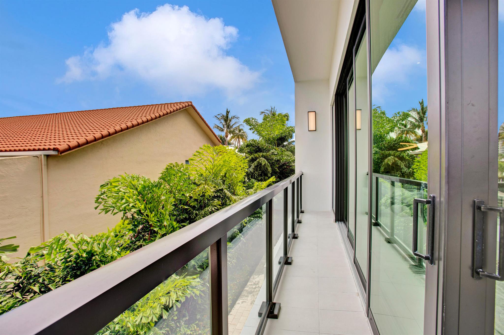 COVE 4 CONDO - Residential