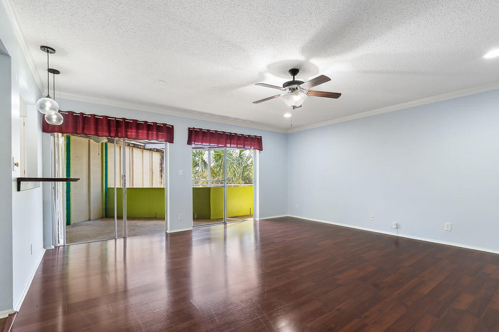 2 Greenway Village N 210