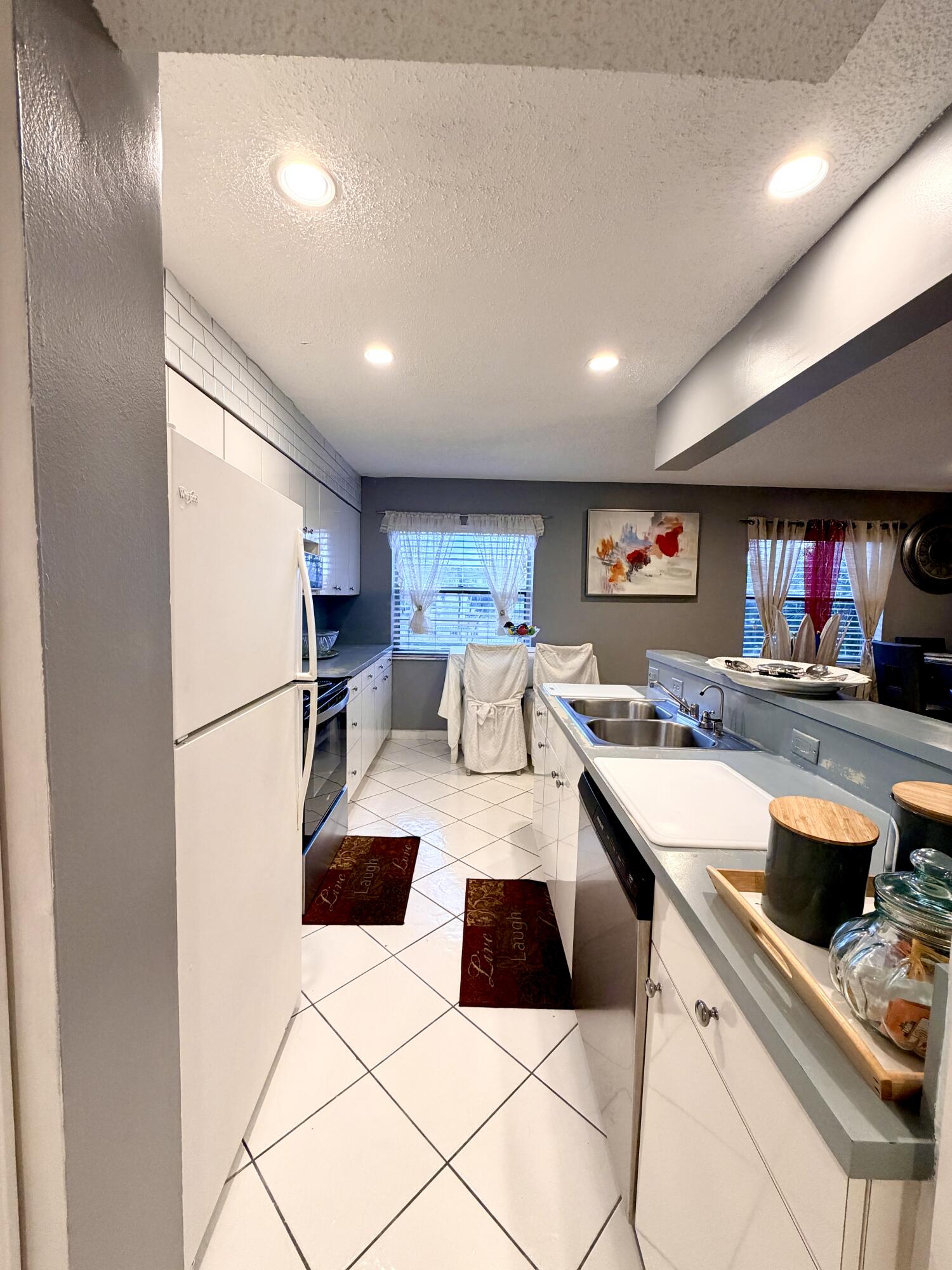 SABAL PALM VILLAGE CONDO - Residential