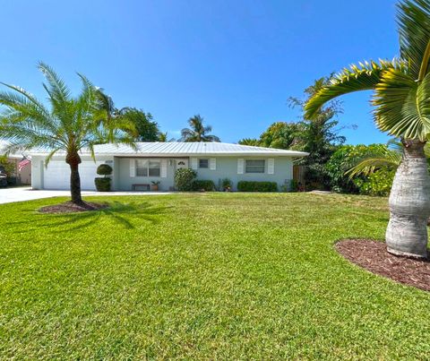 Photo of 4729 SE Bayshore Terrace, Stuart, FL 34997 (MLS # B26003691)