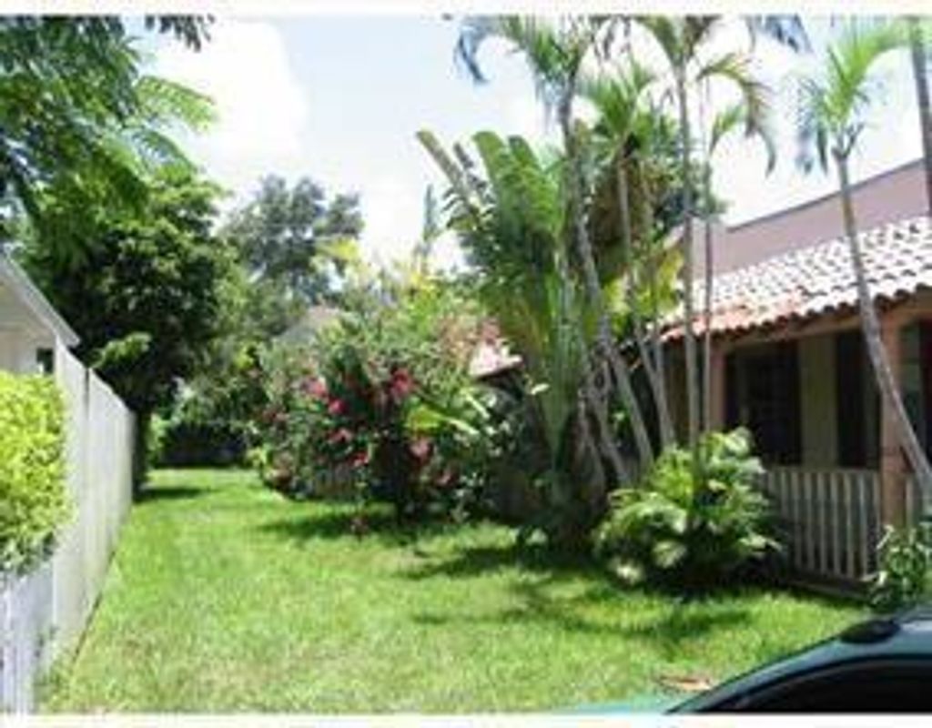 Photo of 808 SE 6th Court #4, Fort Lauderdale, FL 33301 (MLS # F10505520)