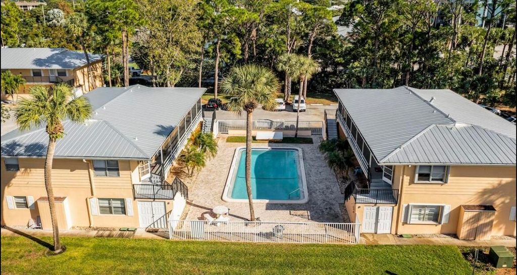 Photo of 333 SE Martin Avenue #1-I, Stuart, FL 34996 (MLS # R10971995)