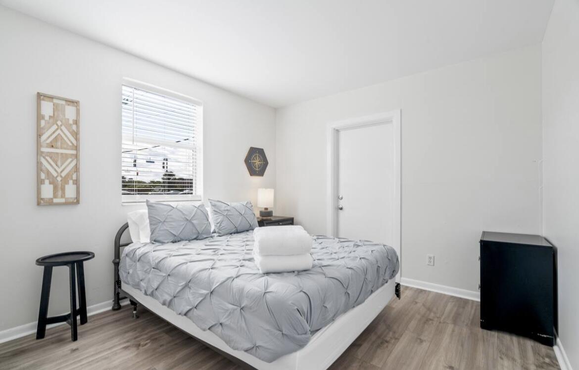 2037 Imperial Apartment - Residential Lease