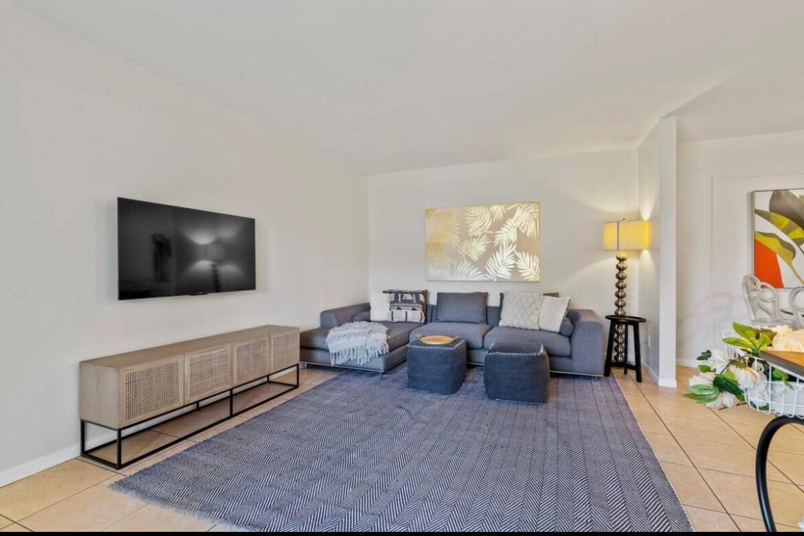 2037 Imperial Apartment - Residential Lease