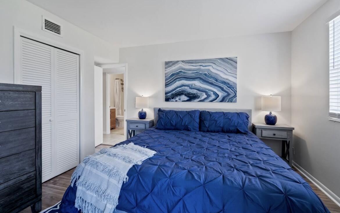 2037 Imperial Apartment - Residential Lease