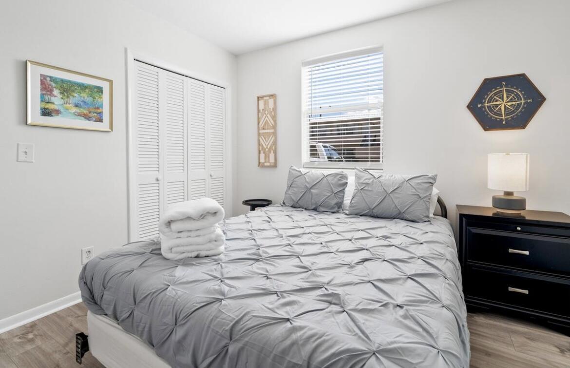 2037 Imperial Apartment - Residential Lease