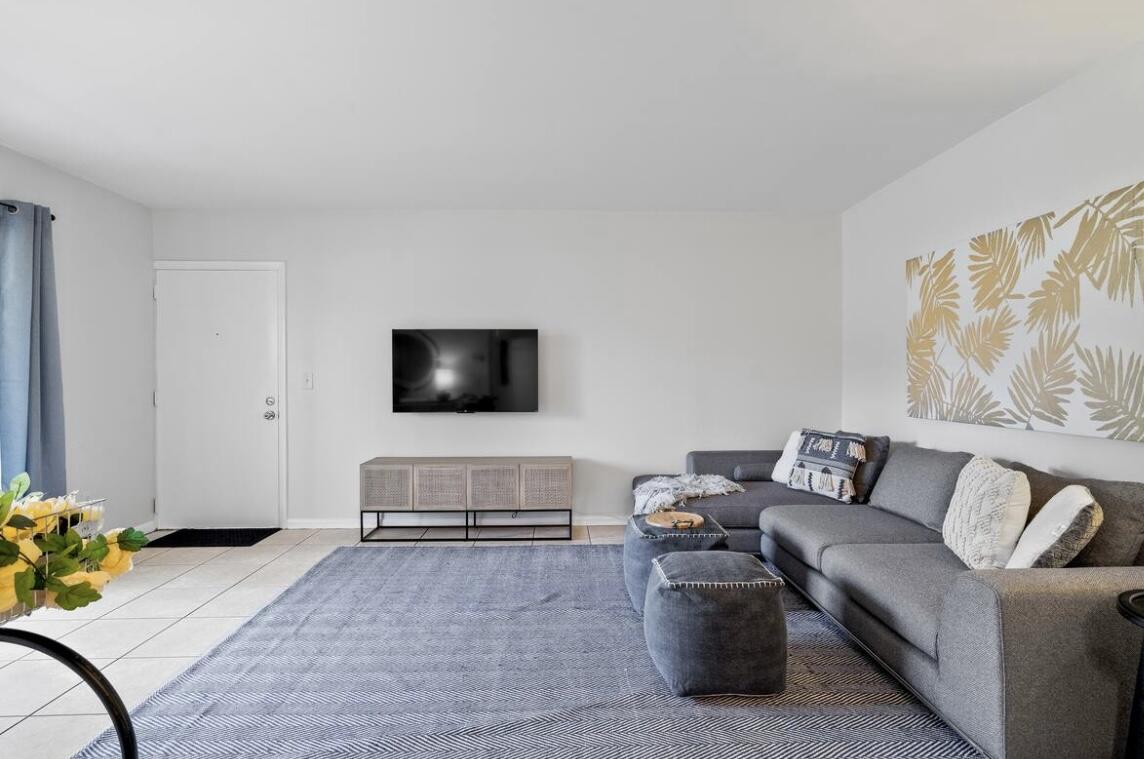 2037 Imperial Apartment - Residential Lease