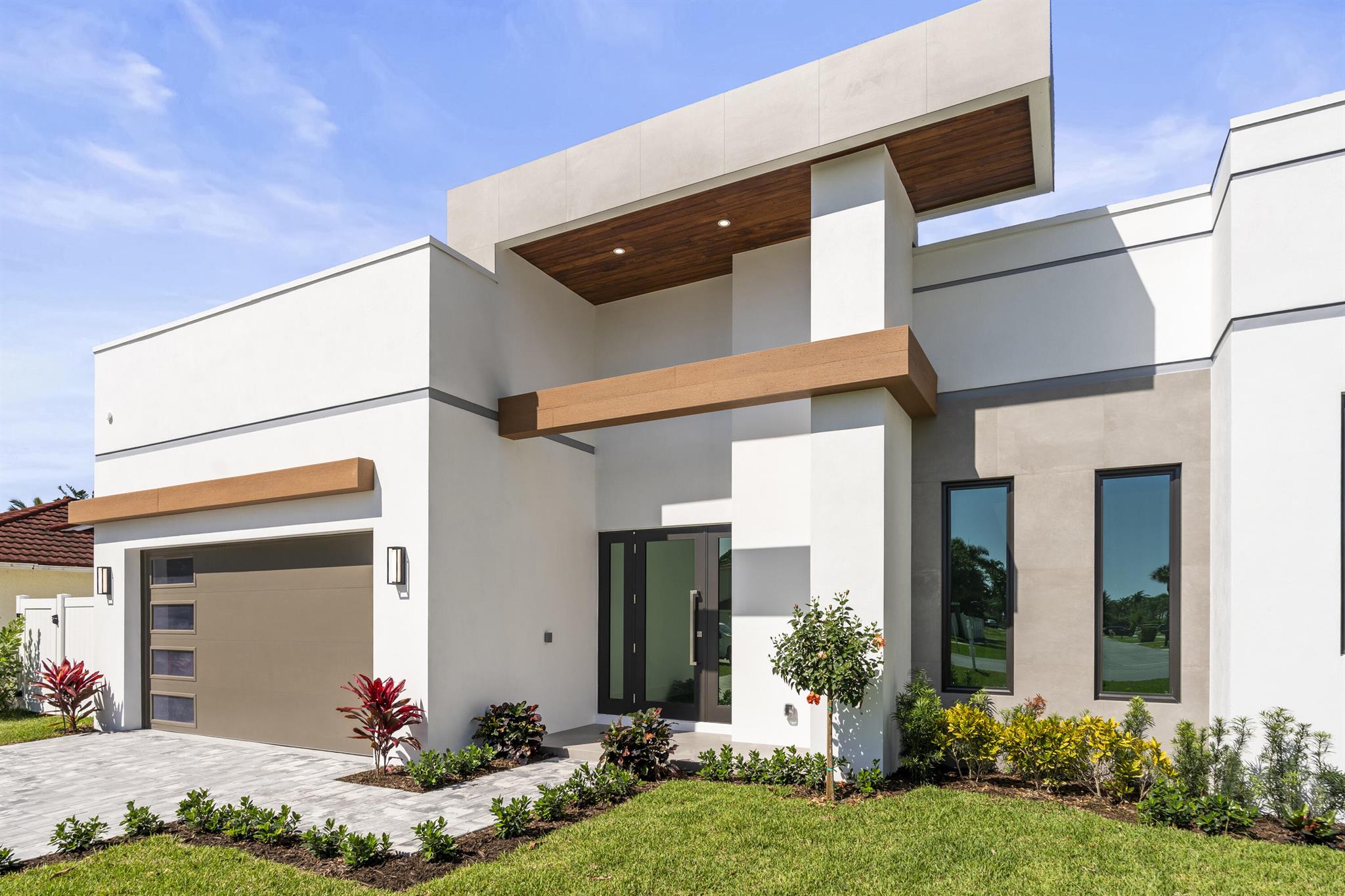7537 W Country Club Boulevard