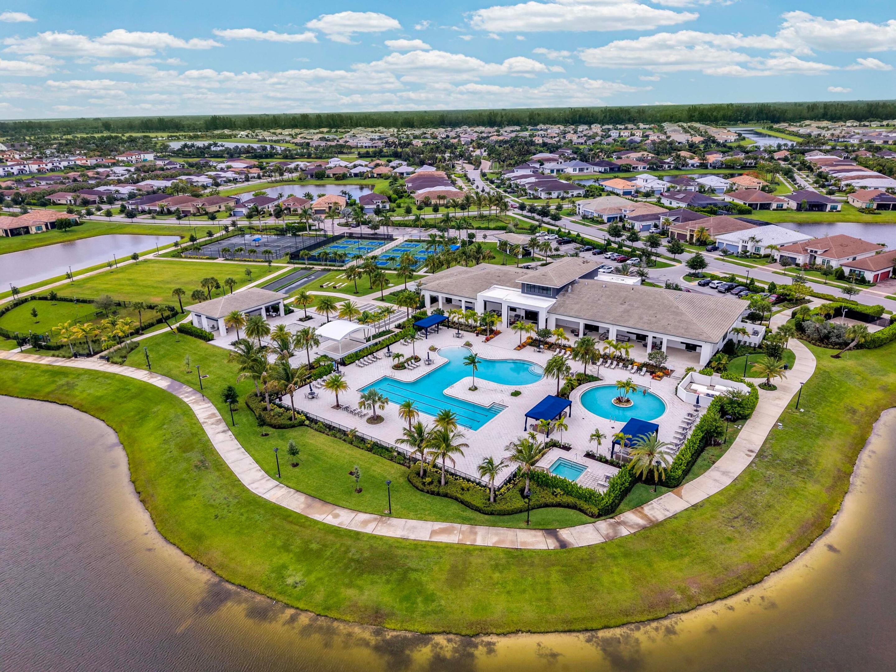 CRESSWIND PALM BEACH PHASE 3 - Residential