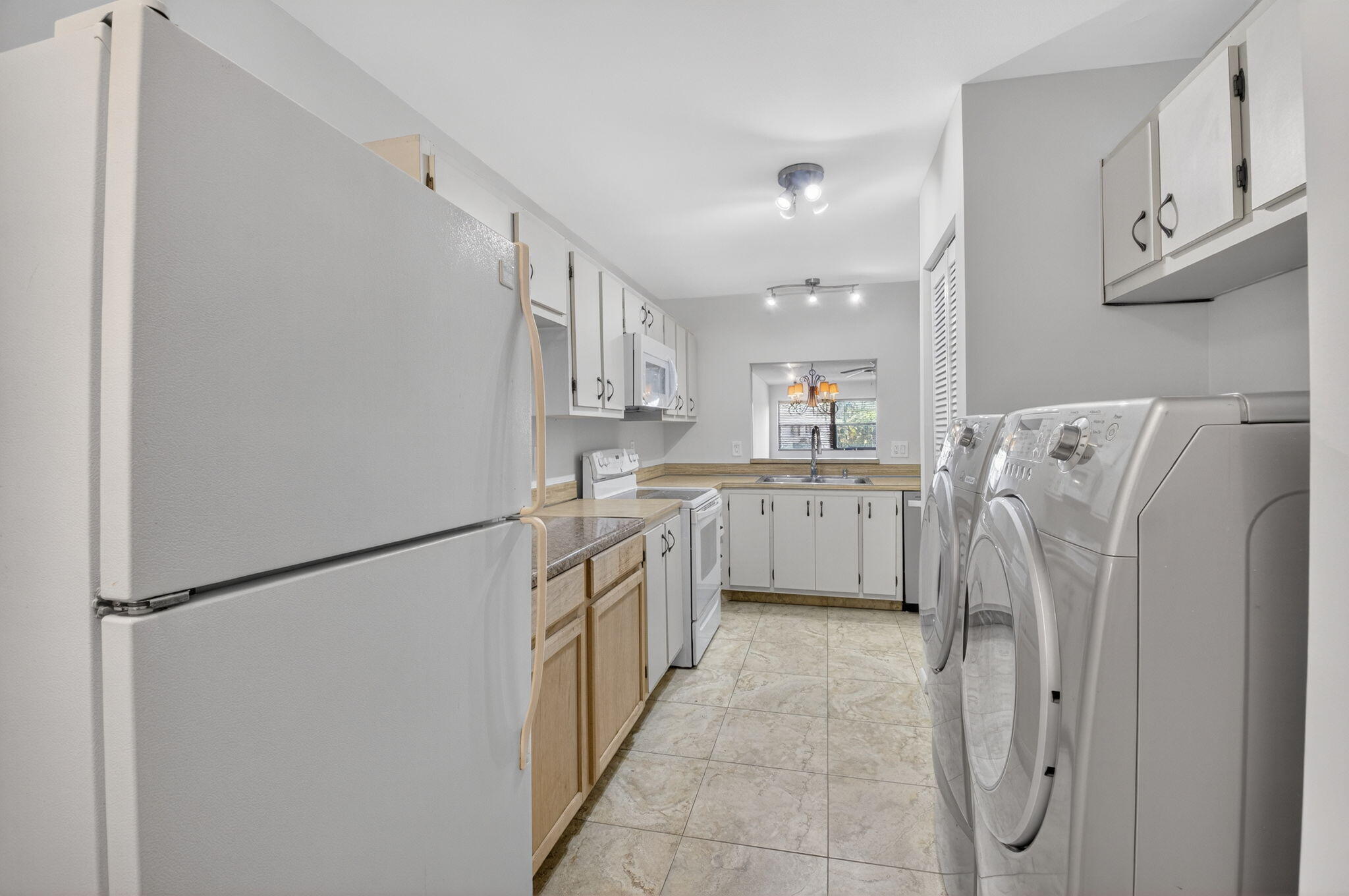 DELRAY OAKS CONDO - Residential