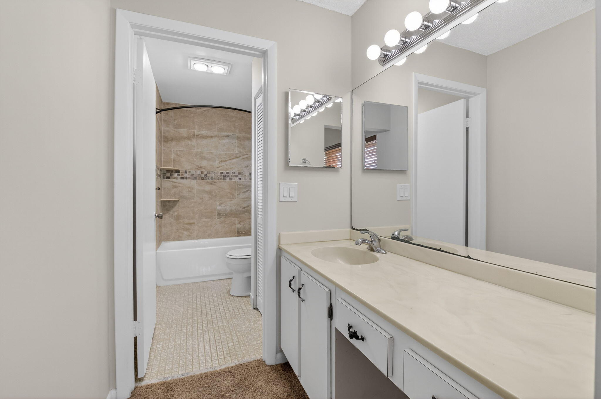 DELRAY OAKS CONDO - Residential