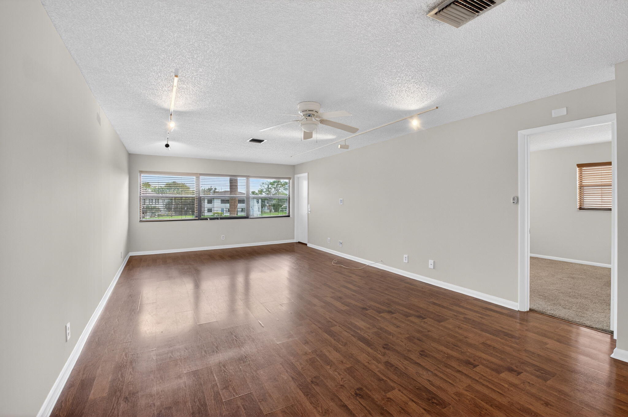 DELRAY OAKS CONDO - Residential