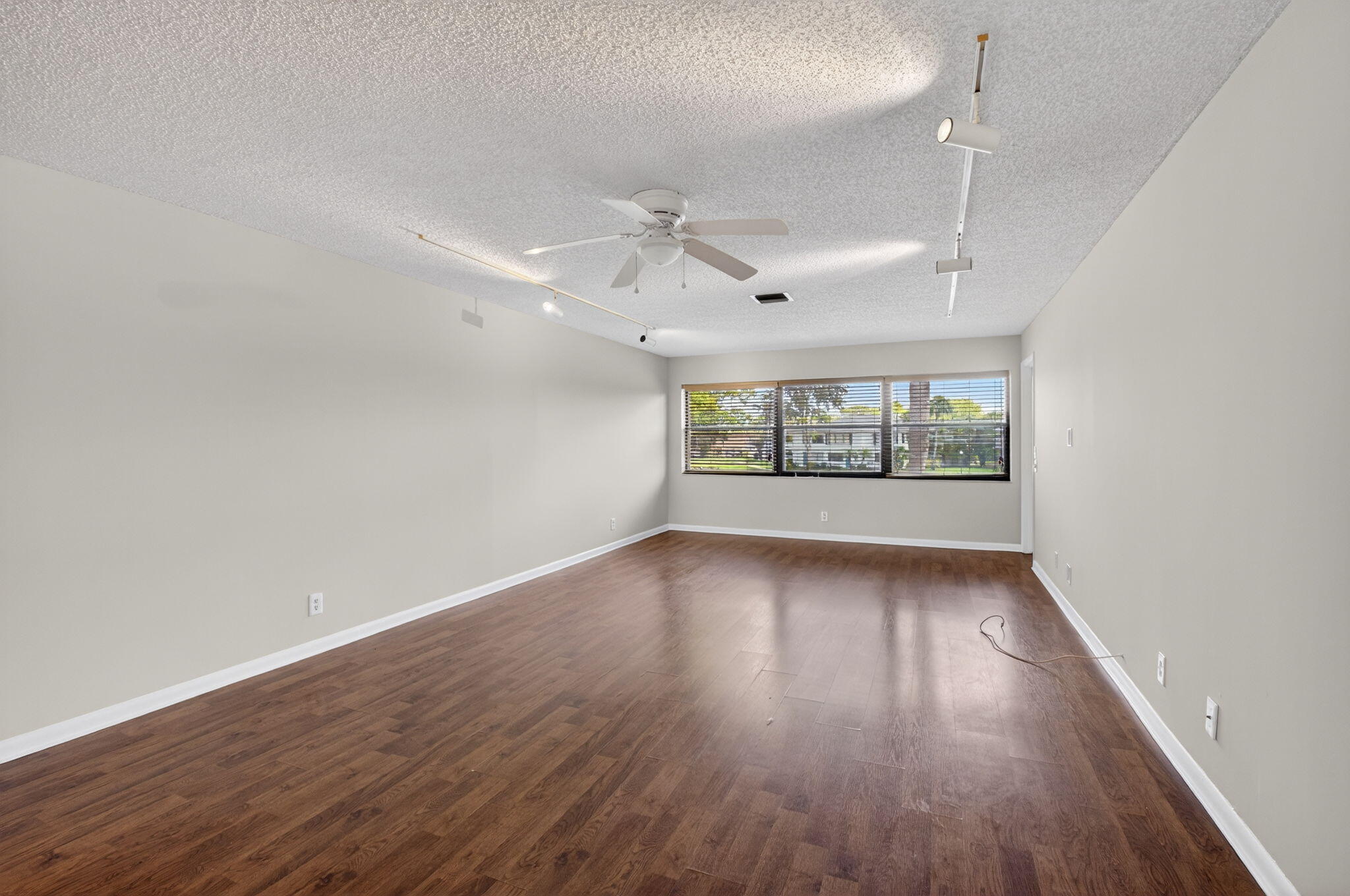 DELRAY OAKS CONDO - Residential