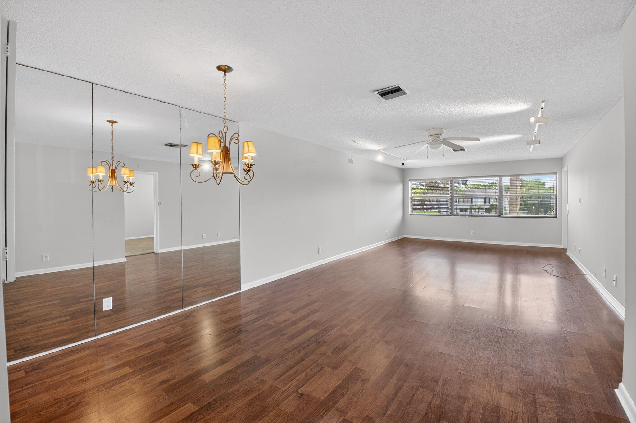 DELRAY OAKS CONDO - Residential