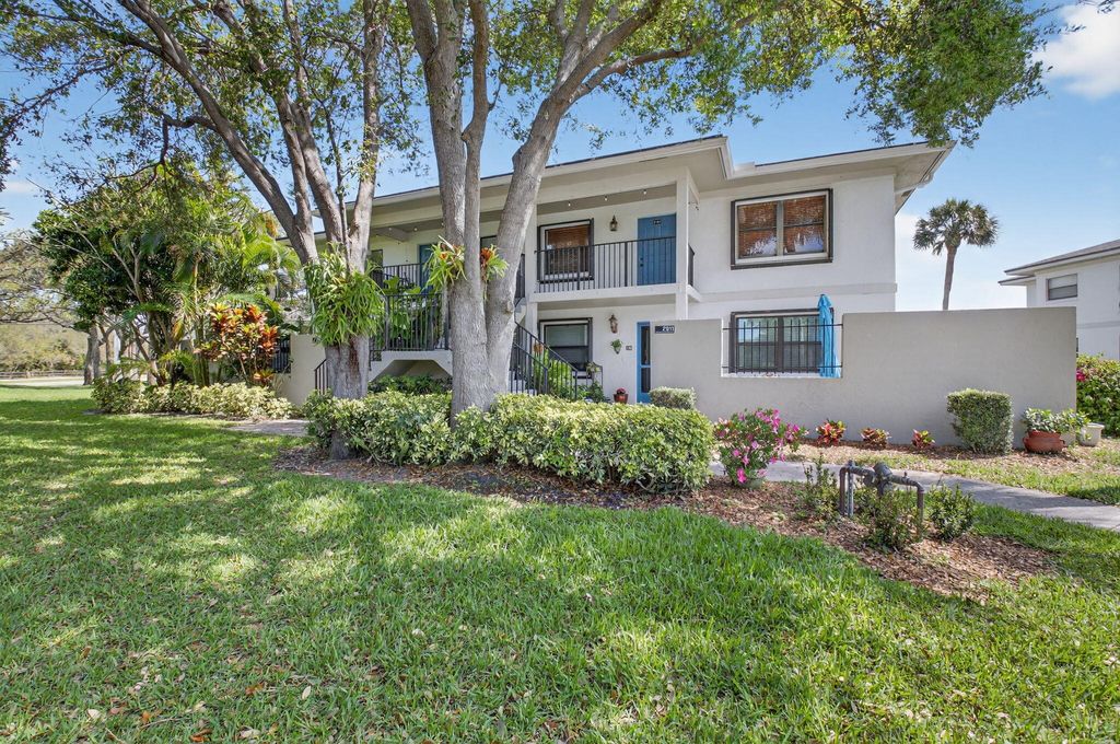 Photo of 2911 SW 21st Ter #272b, Delray Beach, FL 33445 (MLS # B26000630)