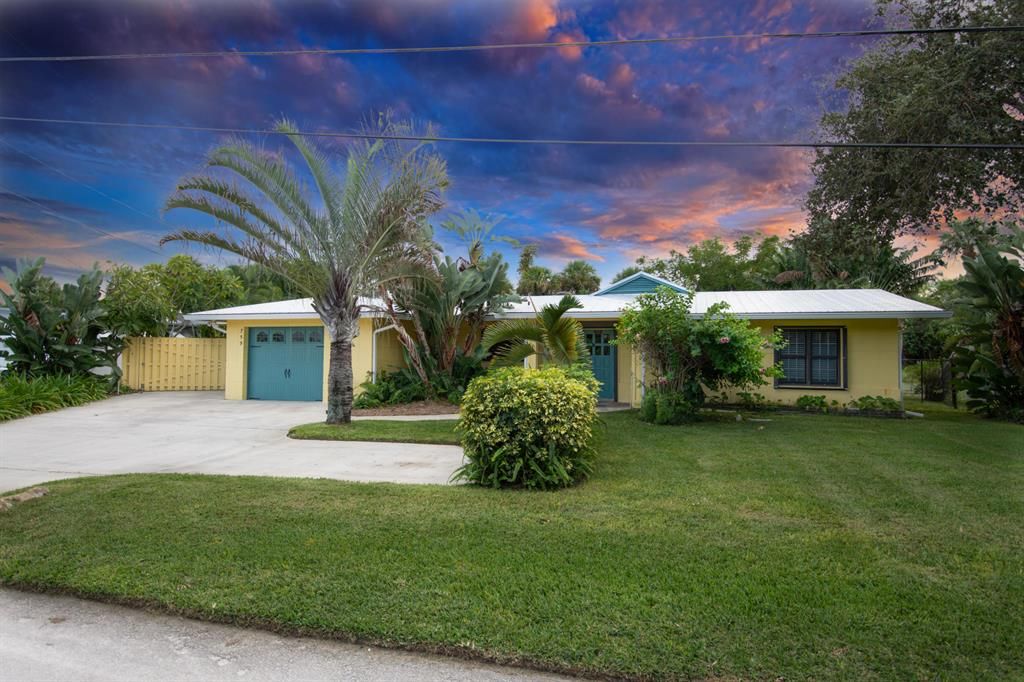 Photo of 759 Rio Vista Drive, Fort Pierce, FL 34982 (MLS # R10742508)