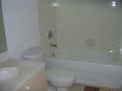 Properties 1049 Golden Lakes Boulevard 122