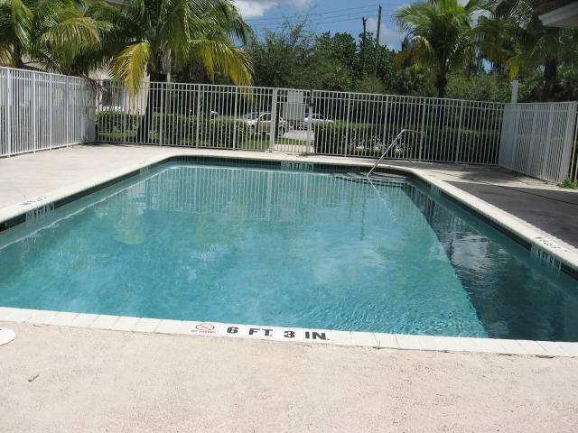 Properties 1049 Golden Lakes Boulevard 122