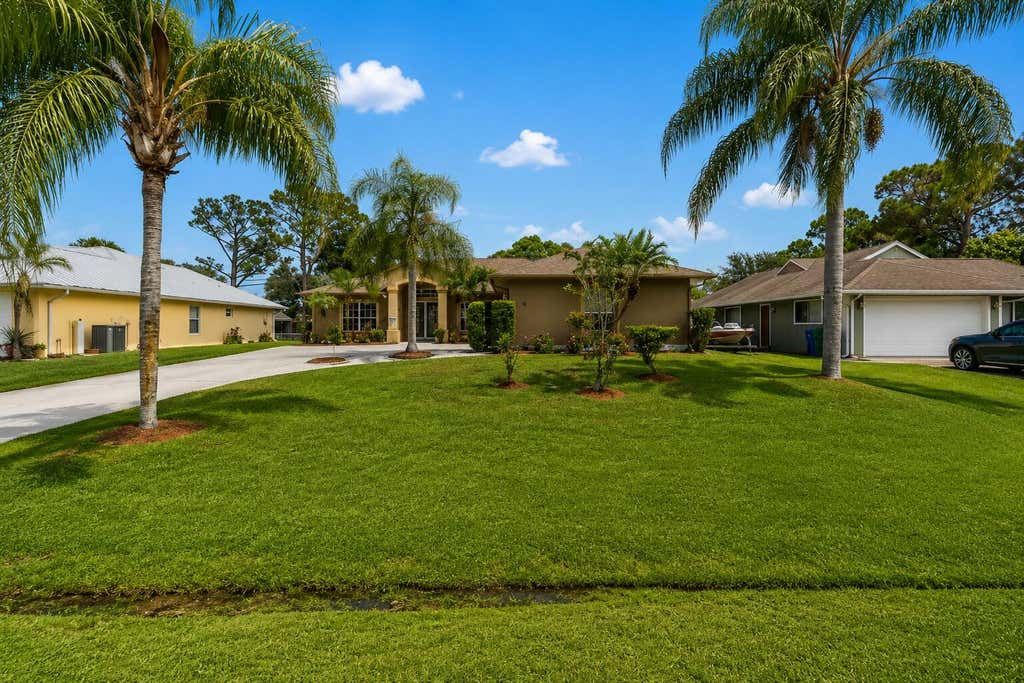 Photo of 173 Easy Street, Sebastian, FL 32958 (MLS # B26060435)
