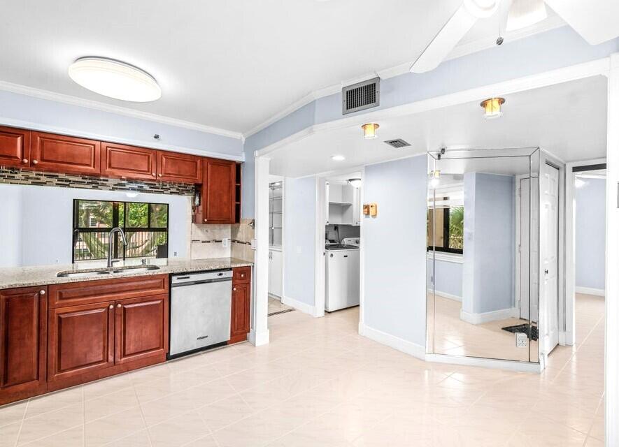 HUNTINGTON LAKES - Residential Lease