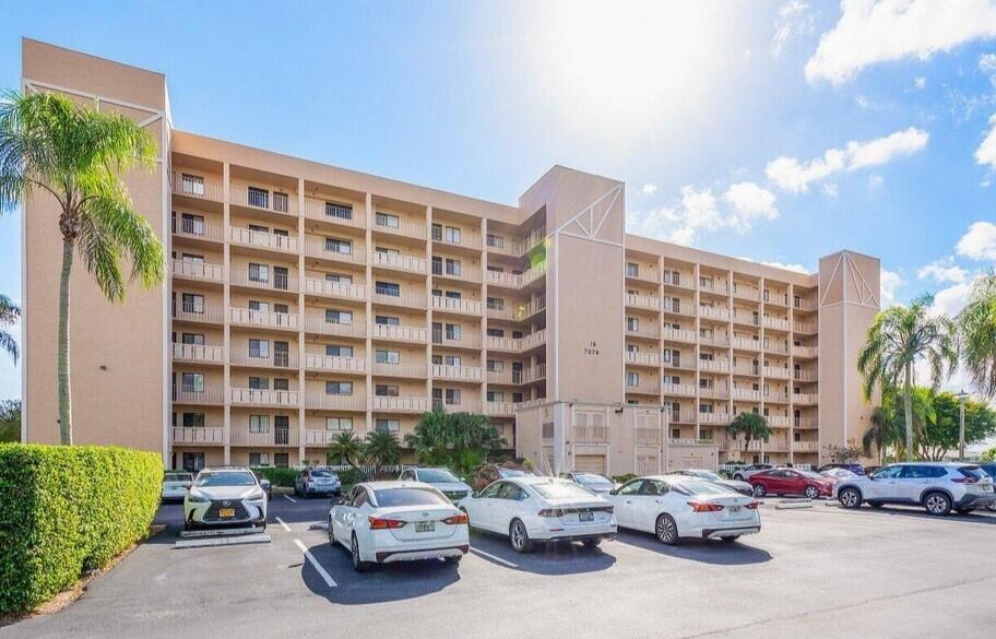 HUNTINGTON LAKES - Residential Lease