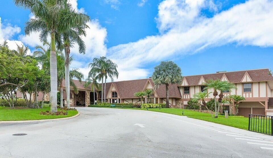 HUNTINGTON LAKES - Residential Lease