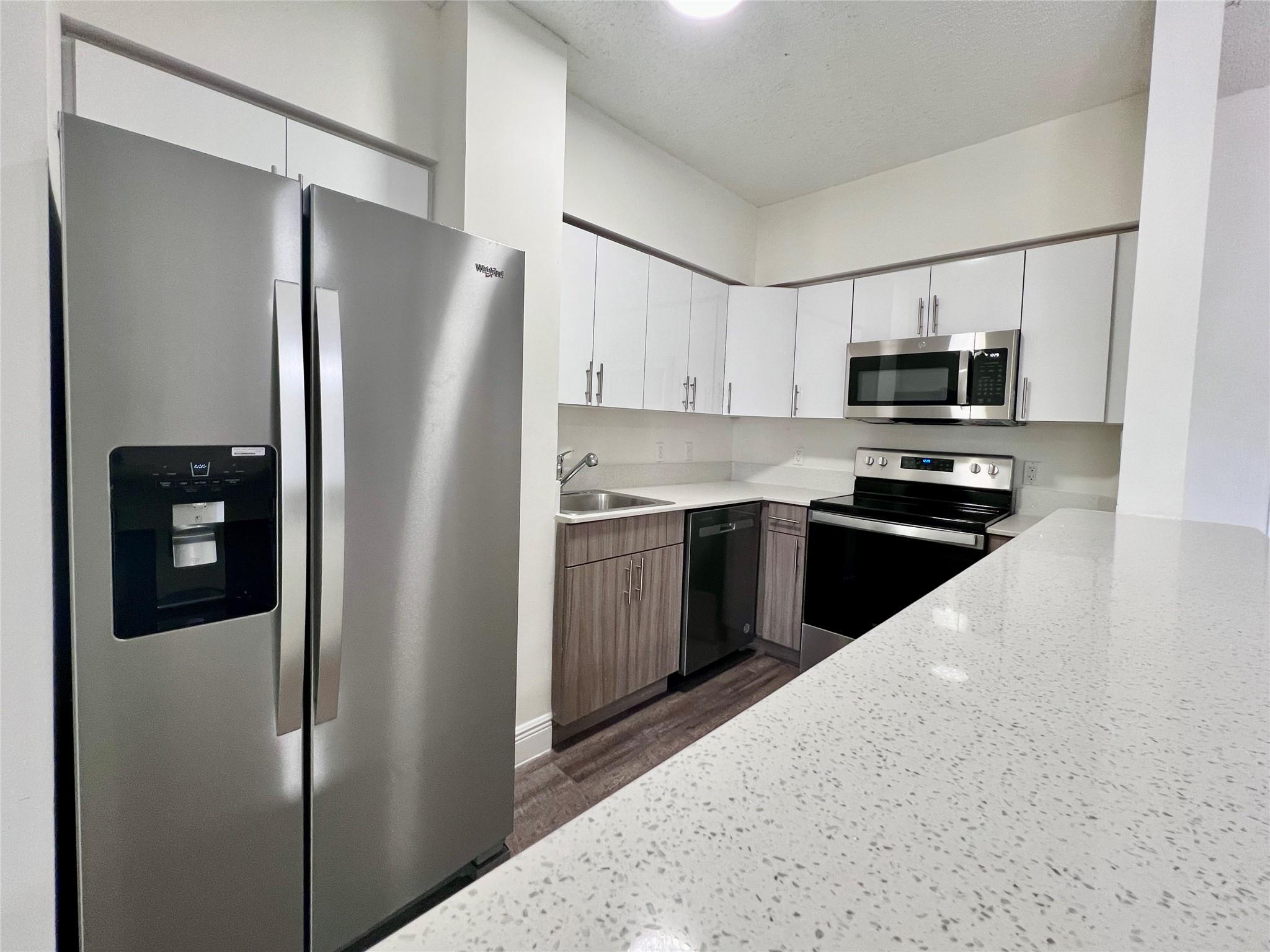 ONLY $99 DEPOSIT!**FAST & EASY MOVE IN**LARGE FRIENDLY PETS ARE OK!**Spacious split layout with huge living area Located just min from Miami International Airport, FIU and several prominent shopping destinations, including world famous Dolphin Mall. Royal Palms is located in the heart of Greater Miami and is an enduring example of rental living at its finest. The resort-like amenities, including an oversized pool with water features, separate kiddie pool and expansive sundeck, mean total relaxation and comfort are the order of the day.