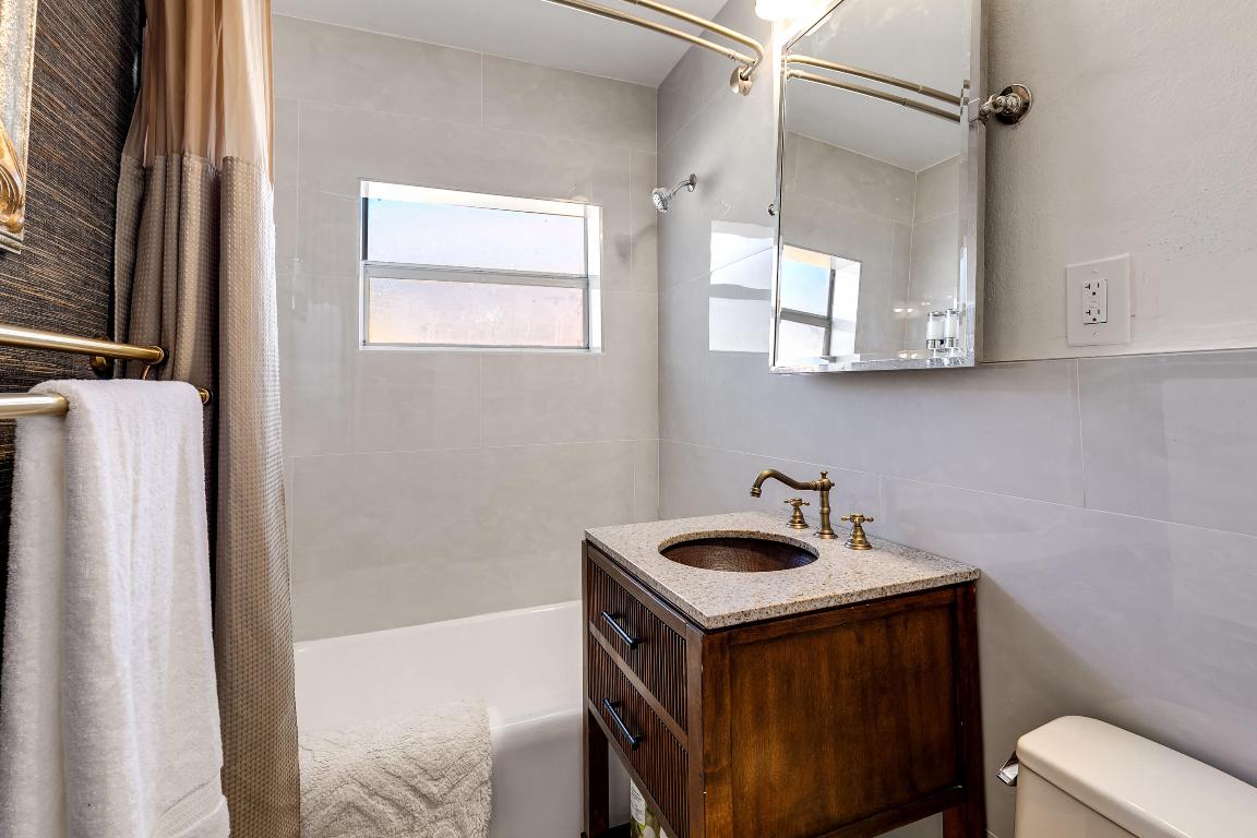 LANTANA HEIGHTS 5 - Residential Lease