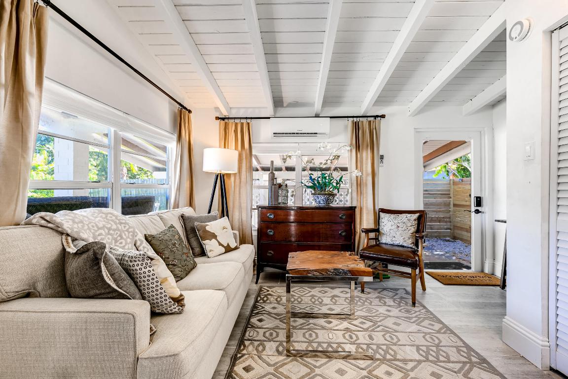 LANTANA HEIGHTS 5 - Residential Lease