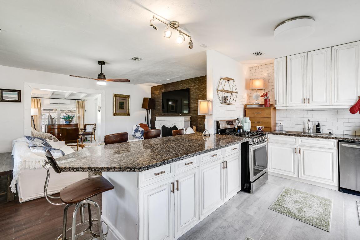 LANTANA HEIGHTS 5 - Residential Lease