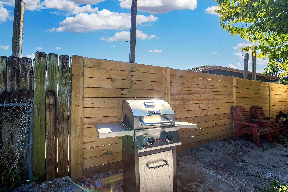 LANTANA HEIGHTS 5 - Residential Lease