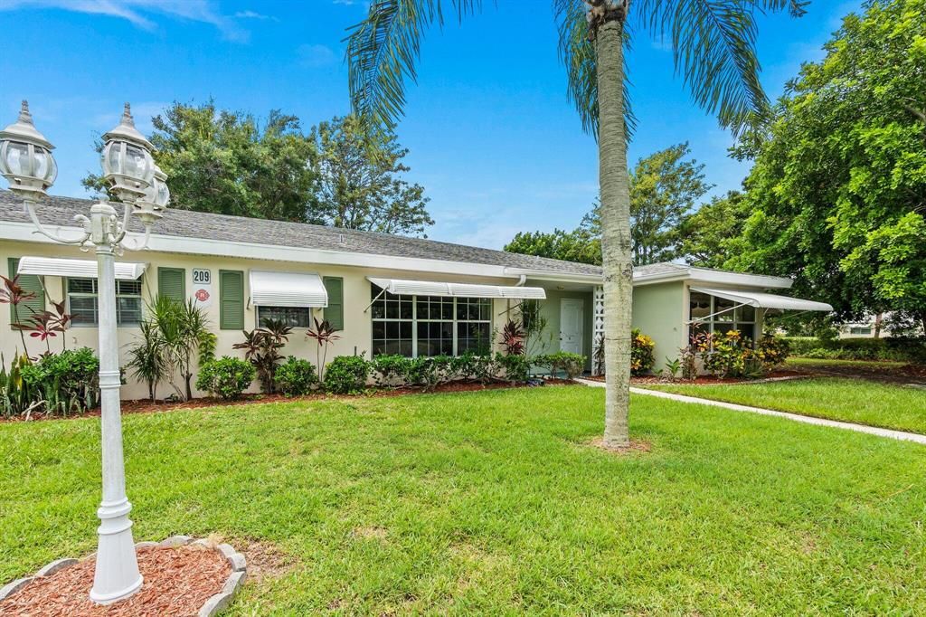 Photo of 209 Manatee Lane Ln #C, Fort Pierce, FL 34982 (MLS # R10818049)