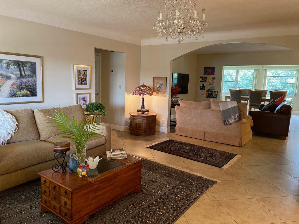 Photo of 1270 SW 8th Street, Boca Raton, FL 33486 (MLS # R10987027)