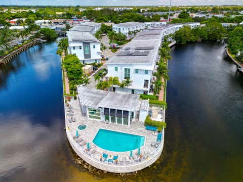 Tiny photo for 2900 NE 12th Terrace #25, Oakland Park, FL 33334 (MLS # B26043831)