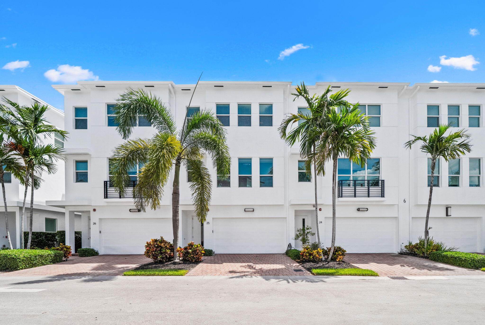 2900 NE 12th Terrace 25
