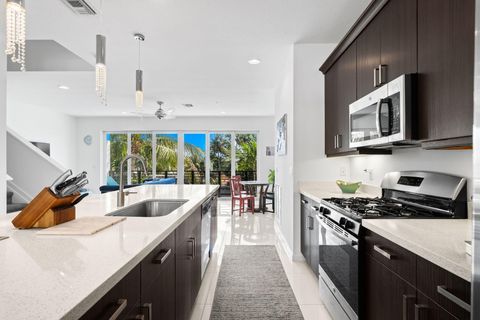 Tiny photo for 2900 NE 12th Terrace #25, Oakland Park, FL 33334 (MLS # B26043831)