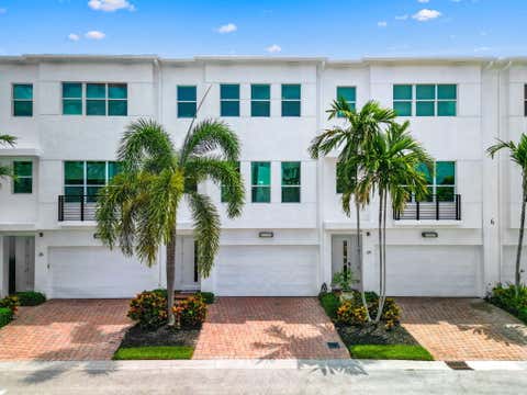 Tiny photo for 2900 NE 12th Terrace #25, Oakland Park, FL 33334 (MLS # B26043831)
